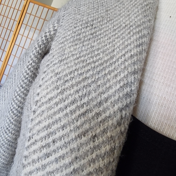 Becool beige pinstripe print coat/ trench coat size S/M - Picture 3 of 7